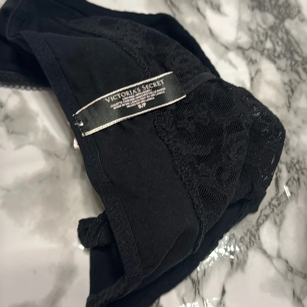 Victoria’s Secret Y2K Black Lace Trim Panties with Pink Bow size small